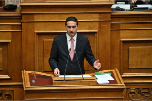 Κατρίνης: Άμεσα μέτρα στήριξης για τους μελισσοκόμους